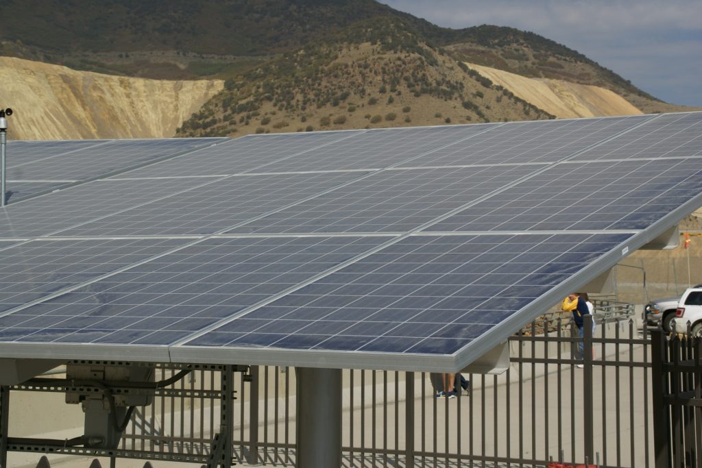 File:2012.09.29.110159 Solar panel Bingham Canyon Mine Utah.jpg