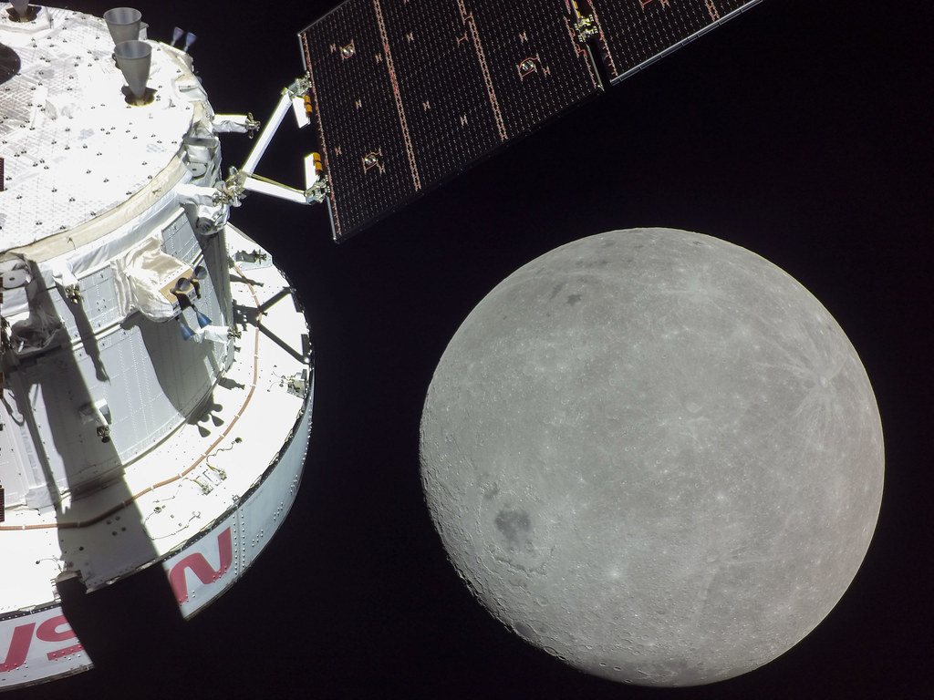 Orion Approaches Moon for Outbound Powered Flyby